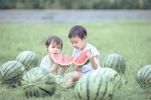 儿童摄影吃瓜,儿童摄影中的吃瓜瞬间